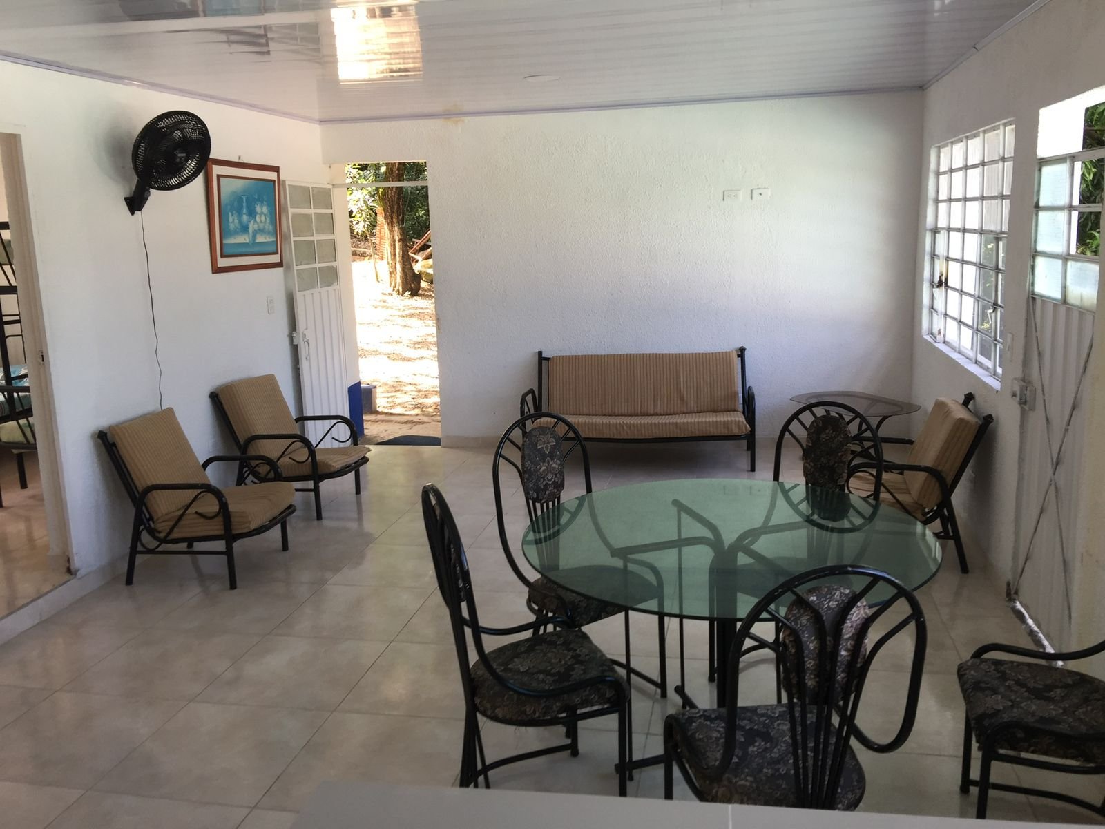 CABAÑAS CON CAPACIDAD DE 8 PERSONAS CON COCINA